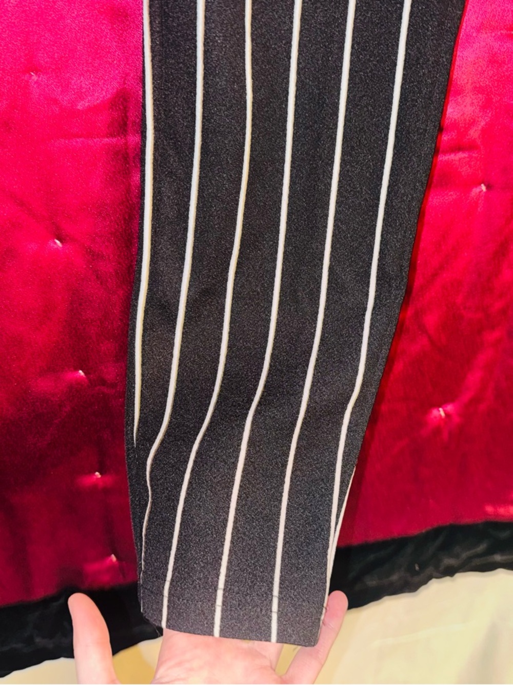 👑 Like New SHEIN Black Pinstripe Tie-Waist Women’s Trousers — Size Small - Picture 5 of 7